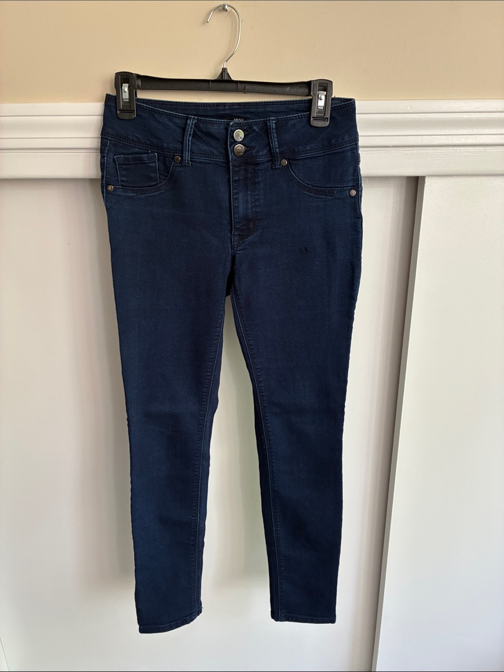 1822 Denim Women's Skinny Jeans in Dark Blue